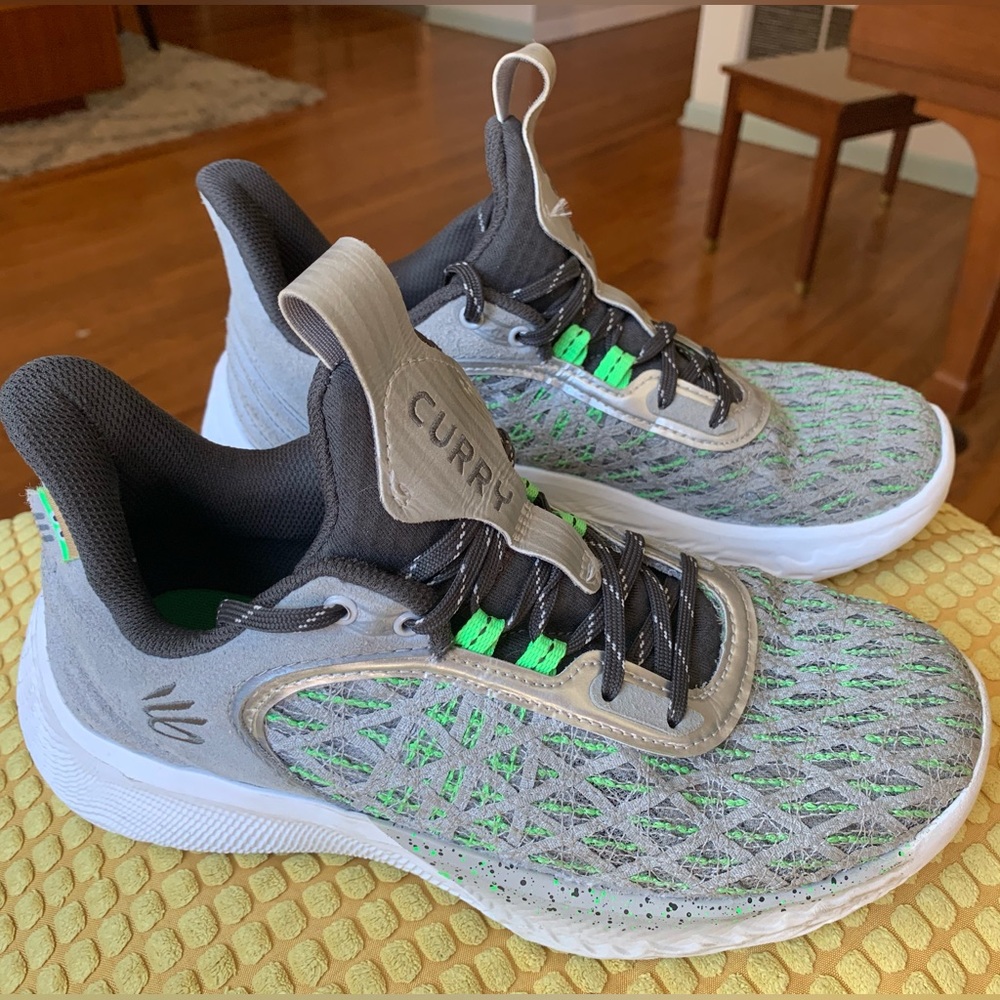 Under Armour GS Curry 9 Sesame Street Size 7Y